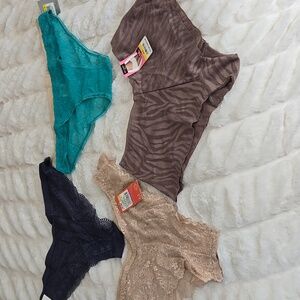 4 Pairs of Medium Underwear Lace